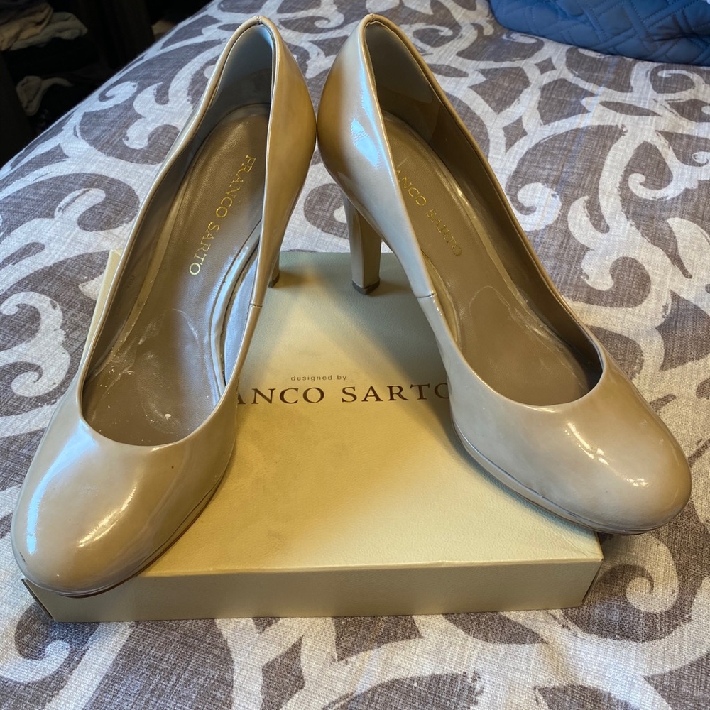 Women’s Rounded Toe Pumps